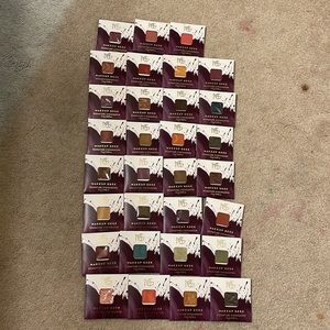 18 eyeshadows by makeup geek